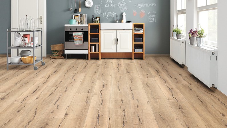 Ламинат Haro Tritty 100 Gran Via 4V Дуб Италика Крем 530693 2200×243×8 фото в интерьере